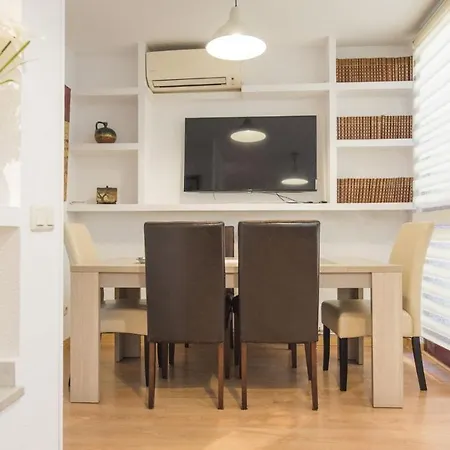 Apartamento El Rincón De Cortes - Living *